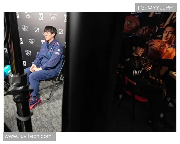 冠军杯特别报道JDG逆袭之旅从低谷到巅峰的传奇征程实时新闻